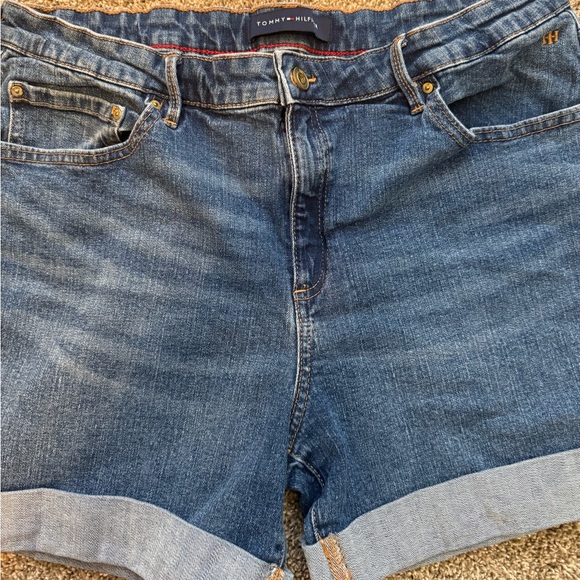 EUC Tommy Hilfiger Women’s Blue Jean Shorts with Rolled Hems size 14 - Picture 4 of 5